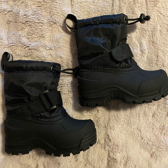 snow/rain boots toddler - Picture 1 of 2